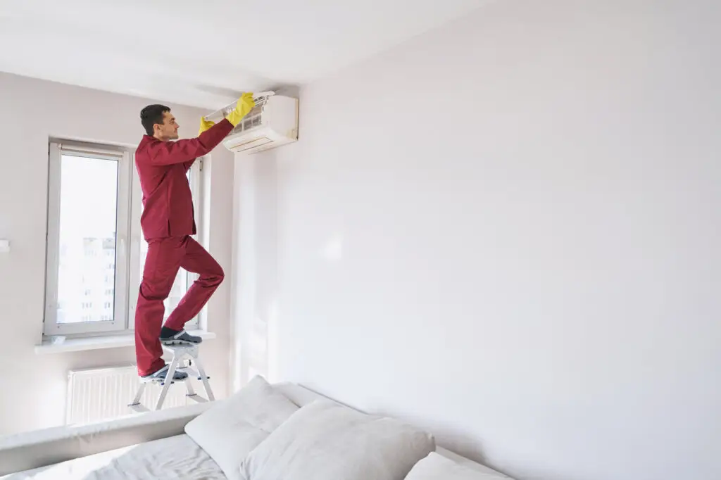 Why Ductless AC Freezes Up & Fixes in Lehi