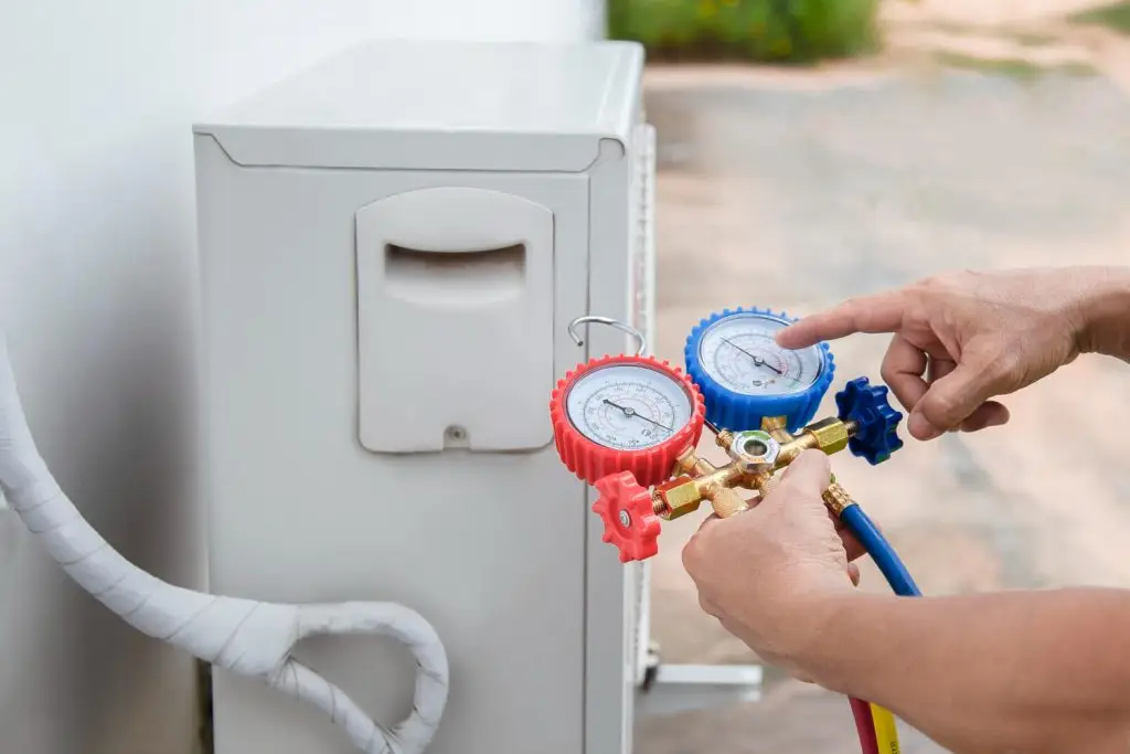 Why Your Heat Pump Shows Signs of Refrigerant Issues in Holladay