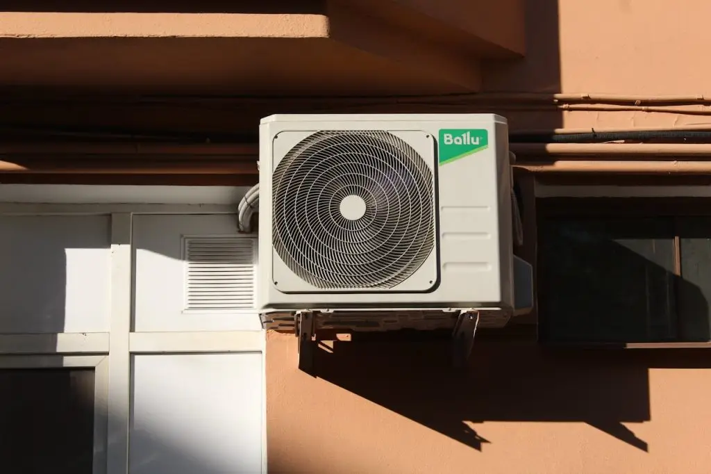Heat Pump Smells? Causes and Fixes in Highland
